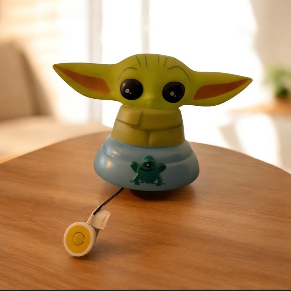 Star Wars |  Baby Yoda 3D LED Color Changing Mood | 6’’H X 4’’W | New #babyyoda
